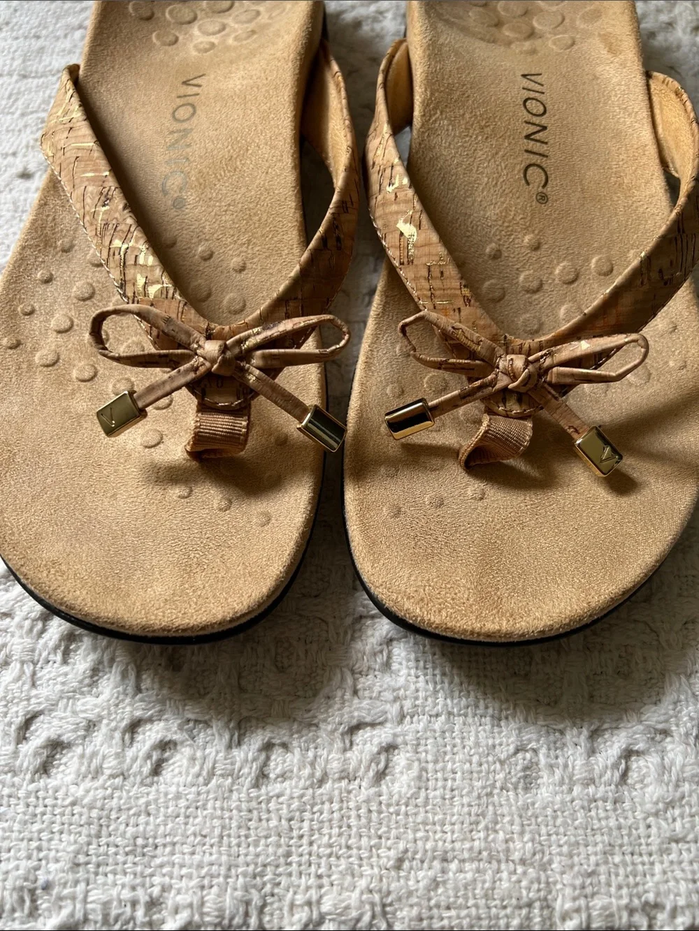 Vionic Bella II toe post sandals size 7.5